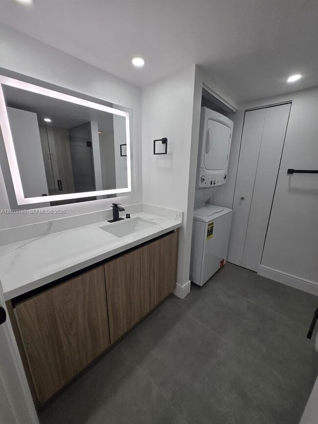 Building Photo - 20840 San Simeon Way