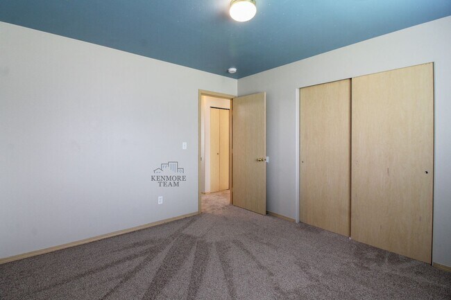 Building Photo - 3 Bedroom, 2 Bath Home in Kennewick