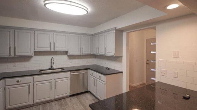 Building Photo - 3804 Summer Cloud Dr