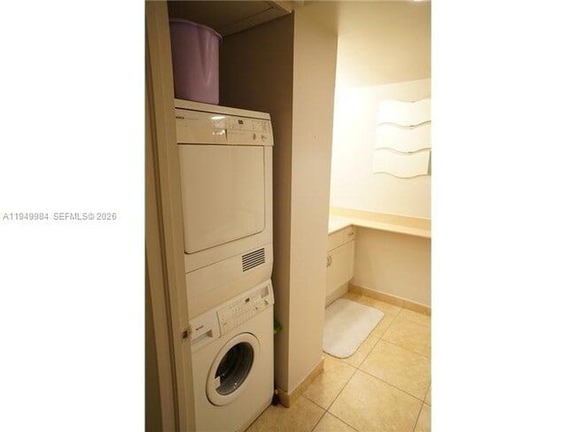 Building Photo - 5600 Collins Ave