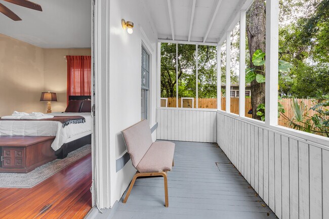 Building Photo - 118 Cottage Ave