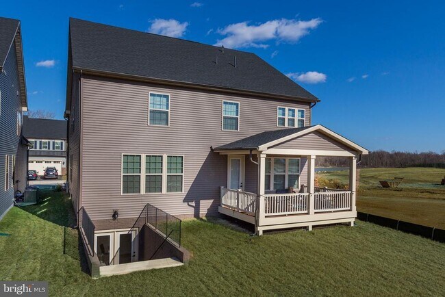 Building Photo - 6547 Clubhouse Dr