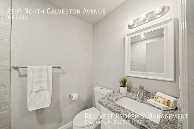 Building Photo - 2106 N Galveston Ave