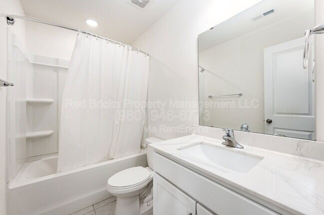 Building Photo - 8046 Saluda Dr