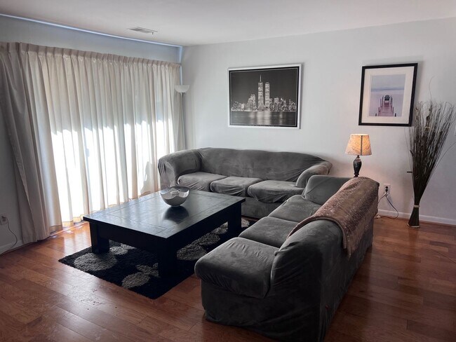 Building Photo - Turtle Creek Condo for rent- walking distance to Stonefield Shopping & enjoy the pool soon!