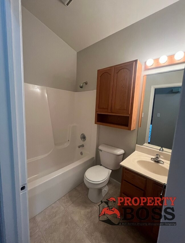 Building Photo - 3023 W 63rd Ln