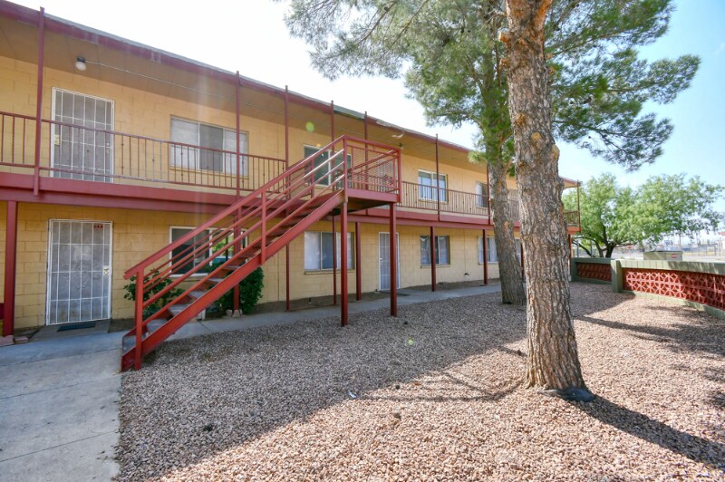 Building Photo - 8700 Norton St