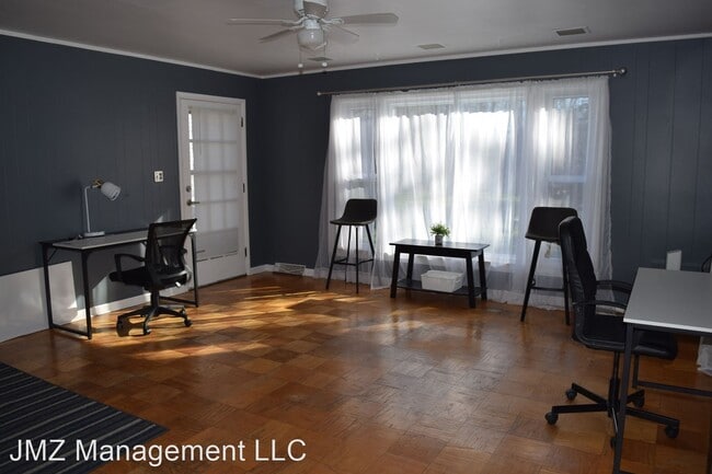 Building Photo - 2 br, 1.5 bath House - 1428 Pontiac Trail