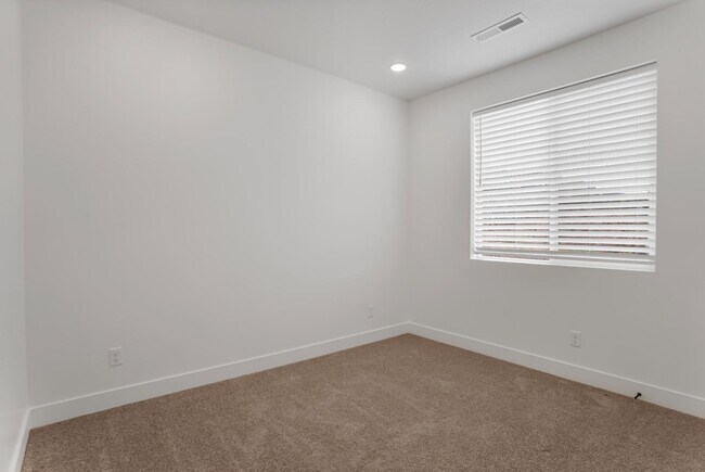 Building Photo - 319 S 1930 W