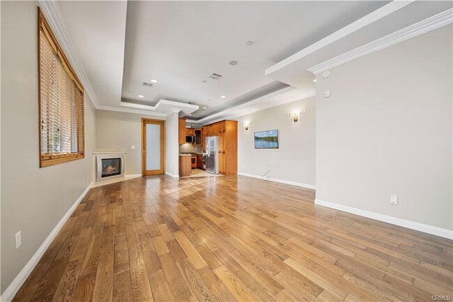 Building Photo - 216 N Buena Vista St