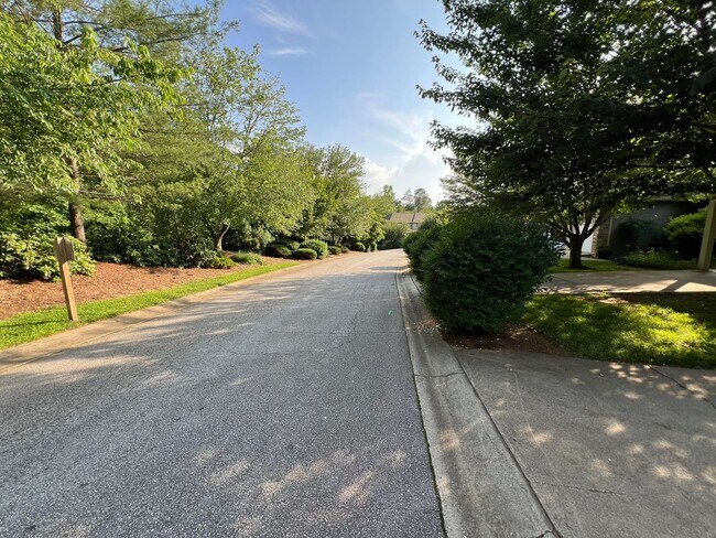 Building Photo - Arden 3 bed Townhome: Commuter's Wishlist