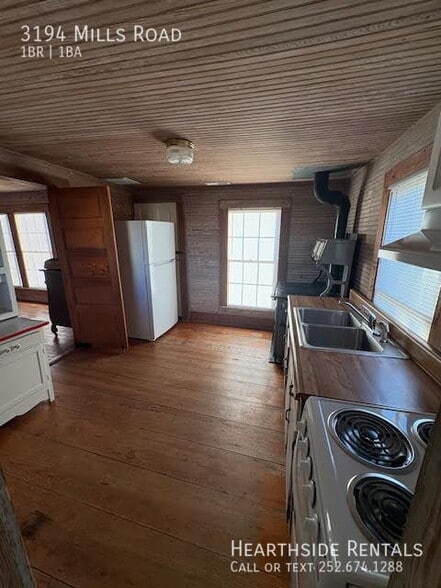 Building Photo - 3194 Mills Rd