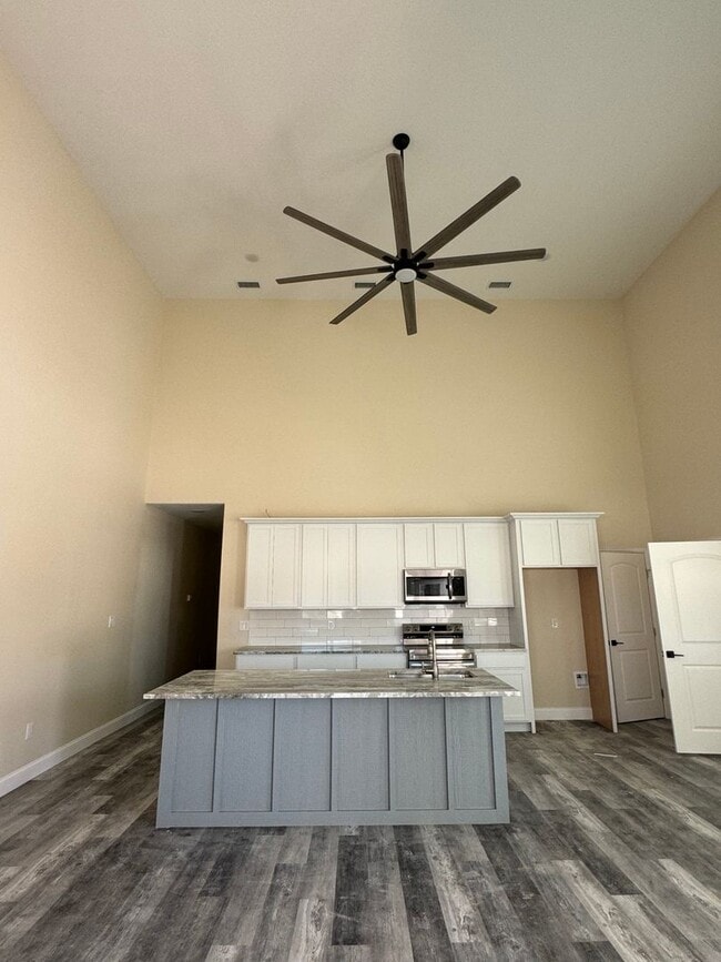 Building Photo - Peaster ISD Modern Living at its best - HI...
