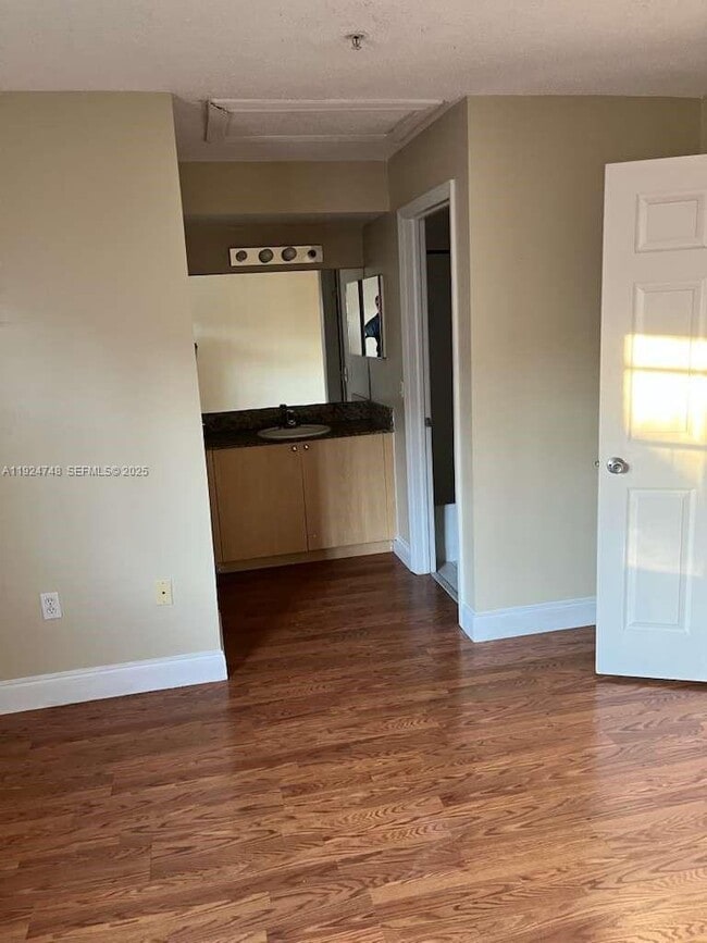 Building Photo - 2891 NE 185th St