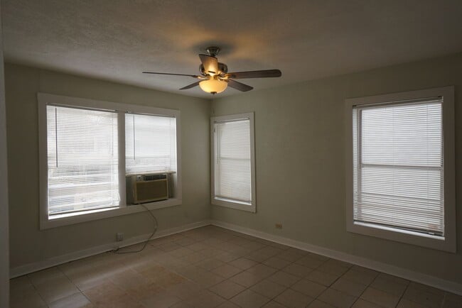 Building Photo - 424/426 Natalen