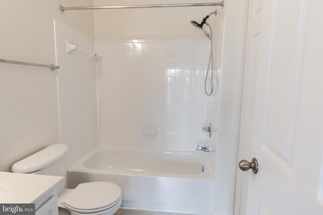 Building Photo - 2705 Ashfield Dr