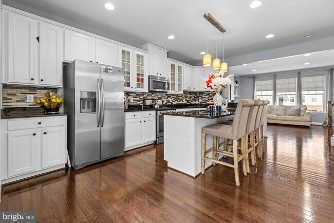 Building Photo - 16729 Shackleford Way