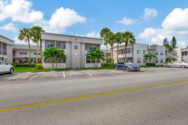 Building Photo - 185 Normandy Ln