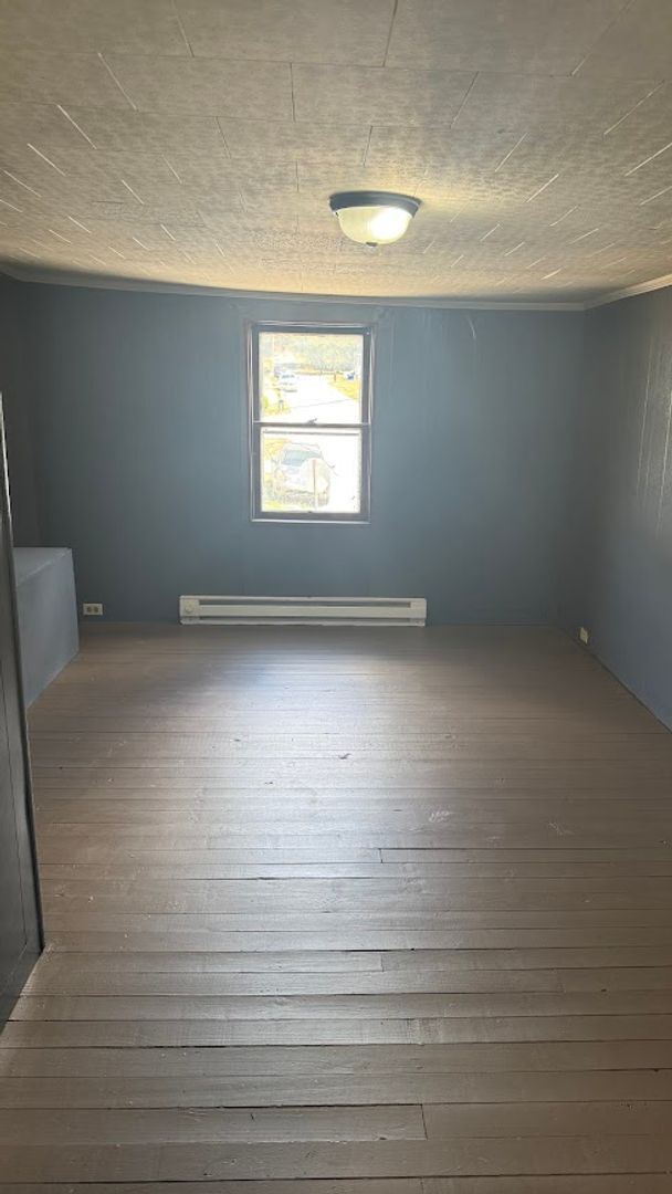 Building Photo - 608 N Croton Ave