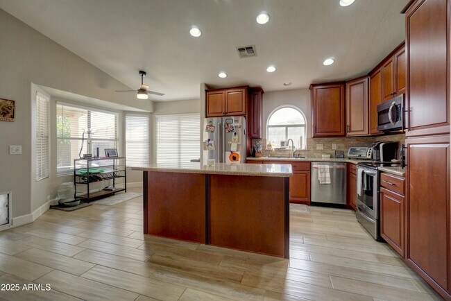 Building Photo - 1560 W Winchester Way