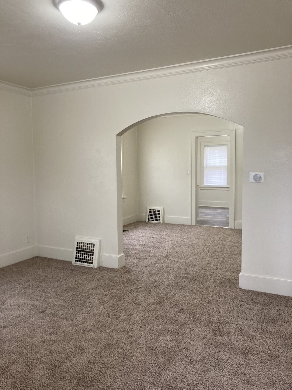 Building Photo - 817 W Nebraska Ave