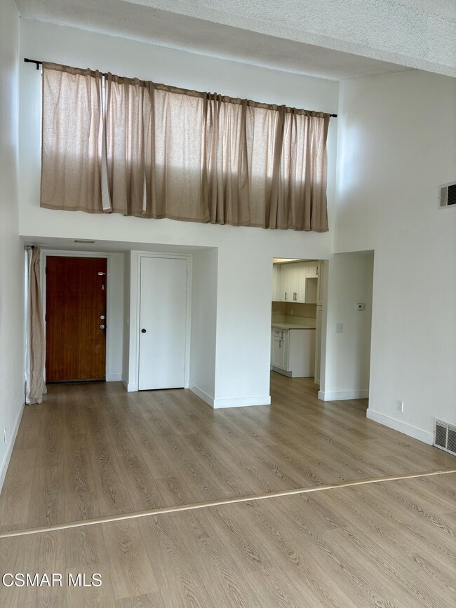 Building Photo - 5144 Longfellow Way