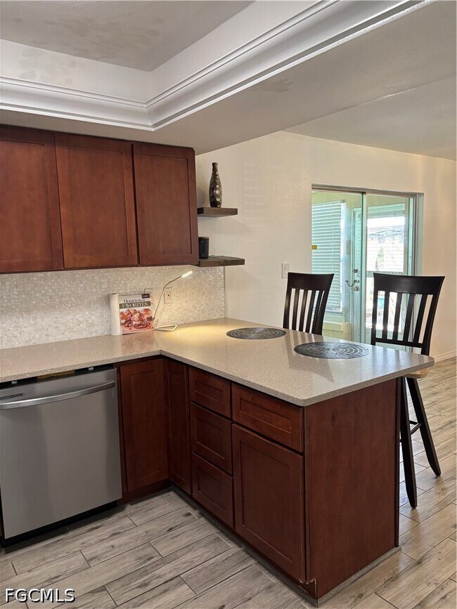 Building Photo - 879 Lake McGregor Dr