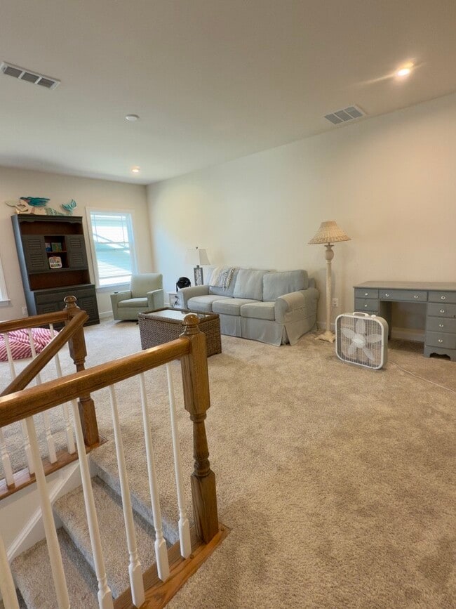 Building Photo - 37 Beach Club Ave