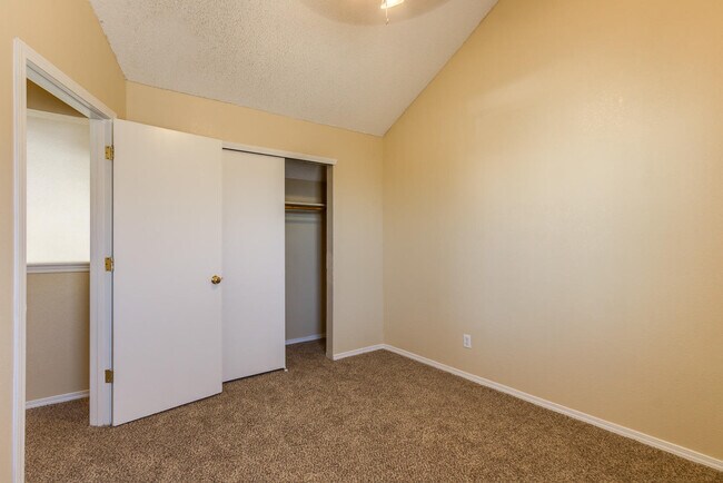 Building Photo - 3445 Tierra Ruby Dr