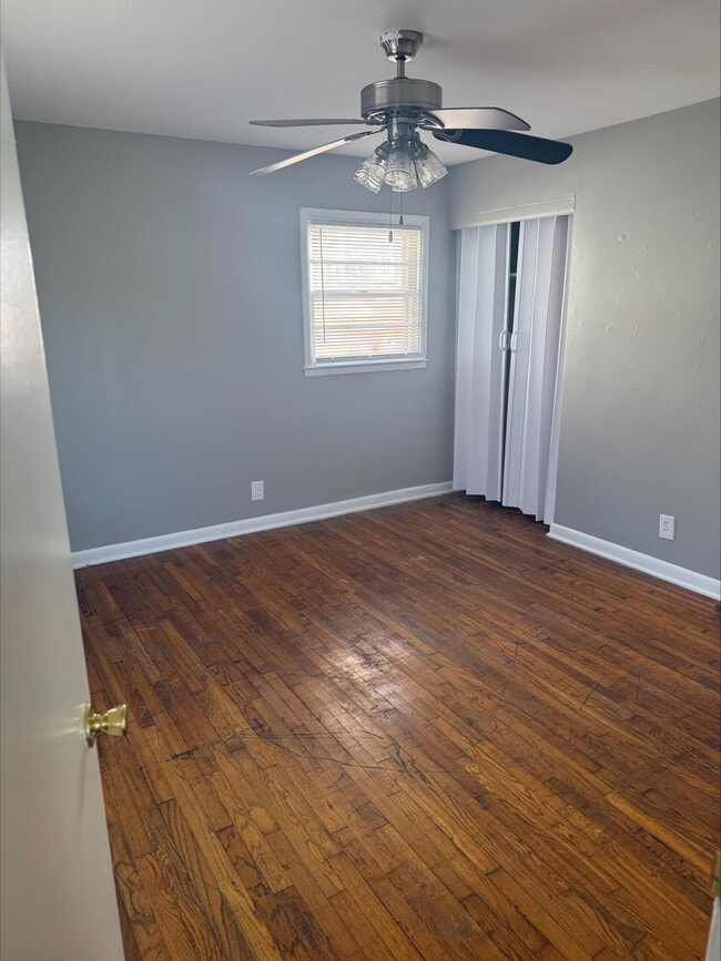 Building Photo - 826 Carneal Rd