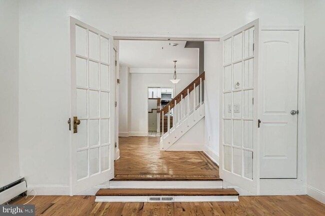 Building Photo - 3143 Dillon St