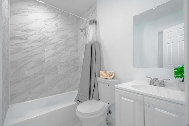 Building Photo - 7815 Encinita Dr