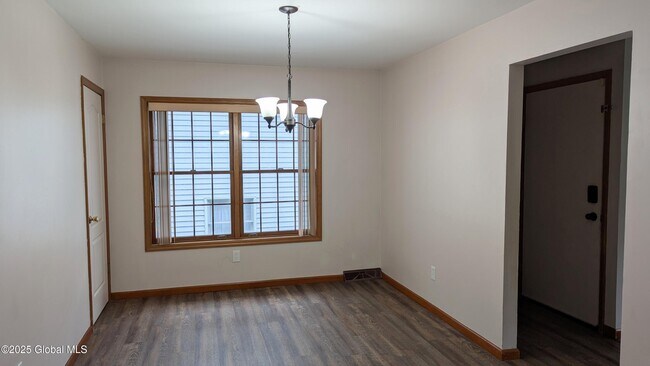Building Photo - 821 Salina St