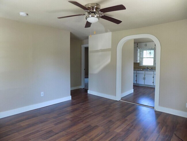 Building Photo - Check out this cozy home ! COMING SOON