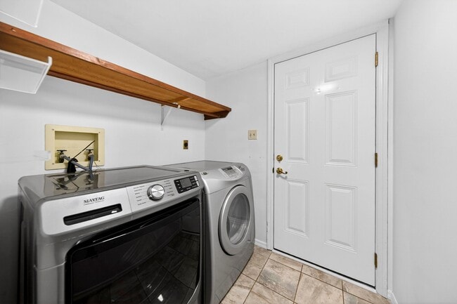 Building Photo - 2019 Cedarmill Dr