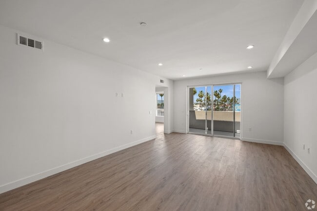 Building Photo - Large 1 bedroom - 404