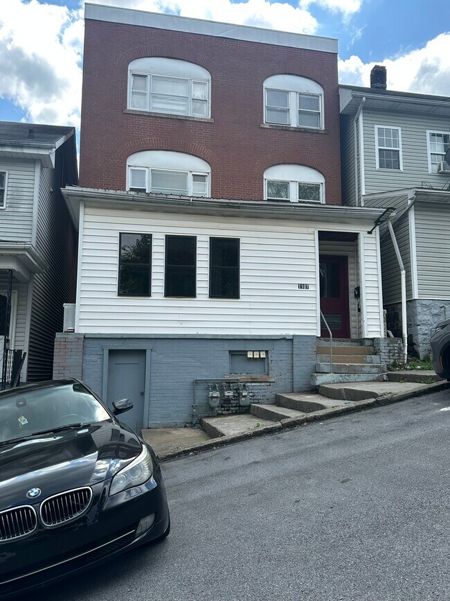 Building Photo - 1107 16th Ave