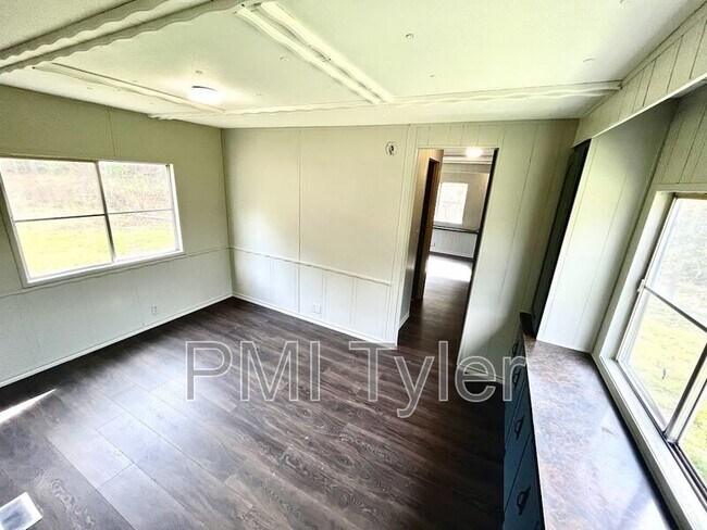 Building Photo - 9049 County Rd 427