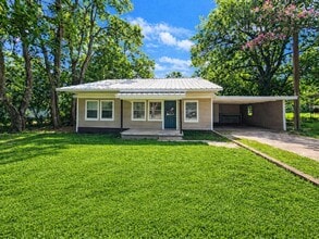 Building Photo - 299 Francis St