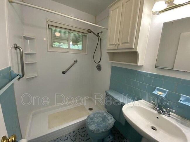 Building Photo - 139 Winston Dr