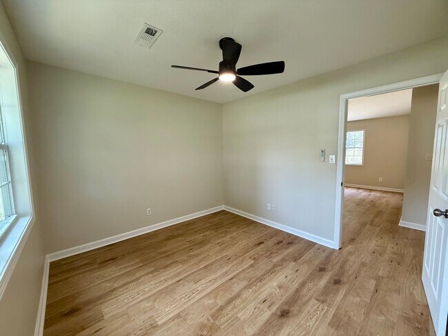 Building Photo - 3 Bedroom/2 Bathroom Home in Paragould AR ...
