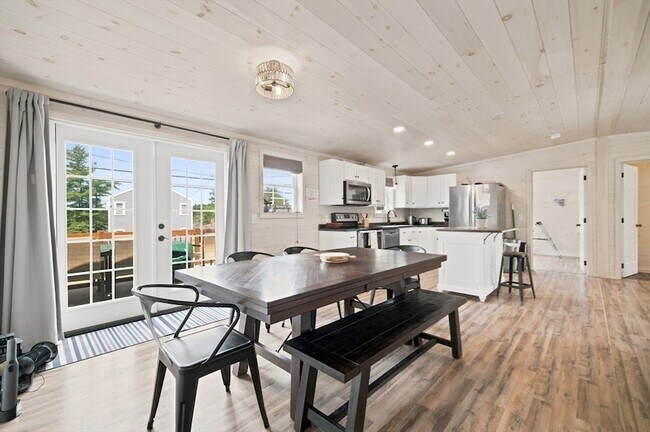Building Photo - 74 Blackmore Pond Cir