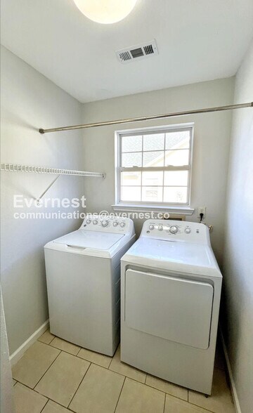 Building Photo - 183 Bunker Dr