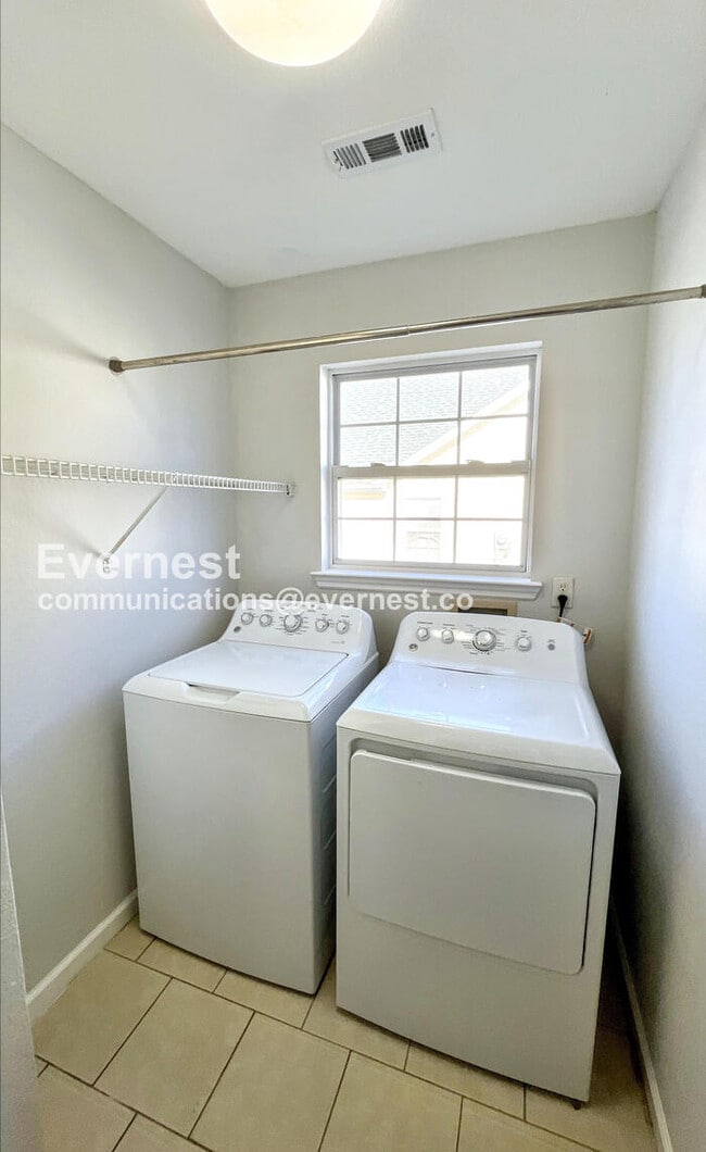 Building Photo - 183 Bunker Dr