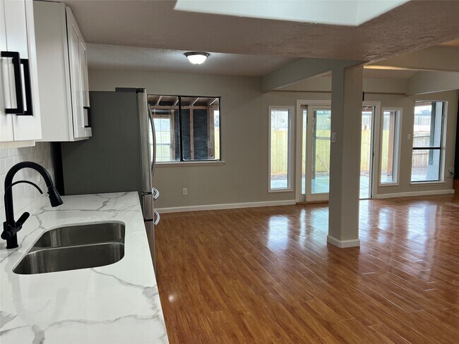 Building Photo - 10719 Bellfair Dr