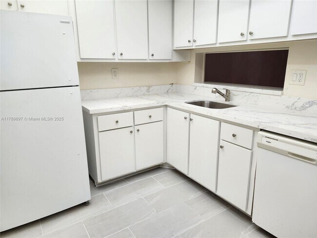 Building Photo - 8520 SW 133rd Avenue Rd