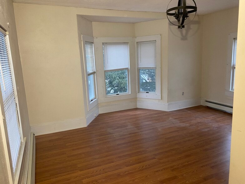 Building Photo - 48 Nashua St