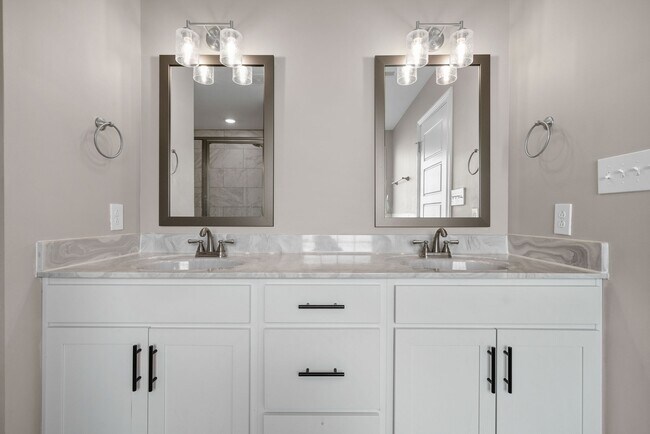 Building Photo - 1398 Citadel Dr