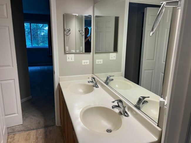 Building Photo - 538 Mallard Ln