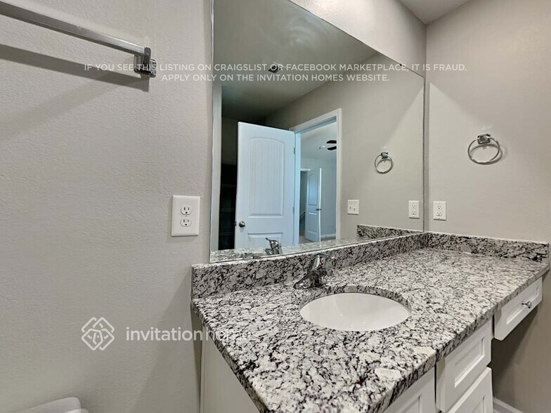 Building Photo - 589 Belcaro Dr